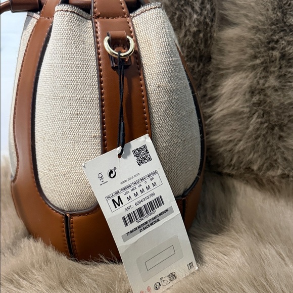 Zara NWT Tan and Cream Mini Bucket Bag - Picture 5 of 7